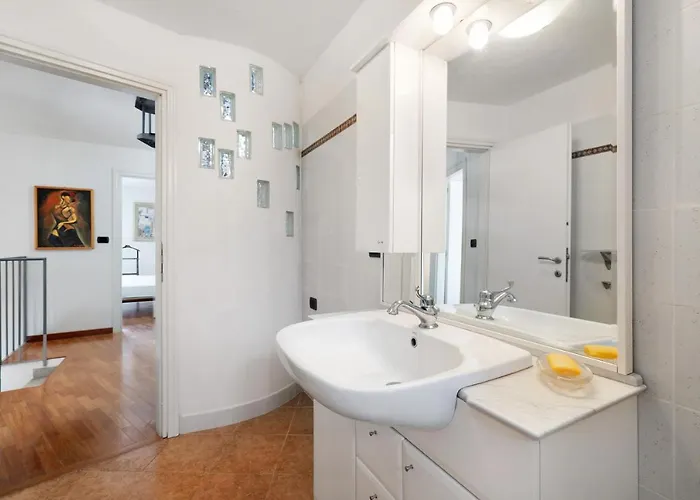 Casa Glicine Sul Mare * 레반토