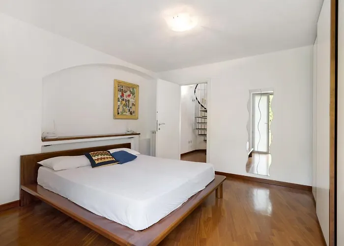 Casa Glicine Sul Mare 레반토